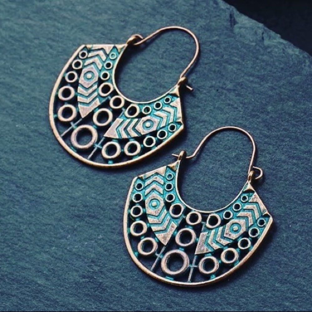 New! Ladies Retro Style Earrings